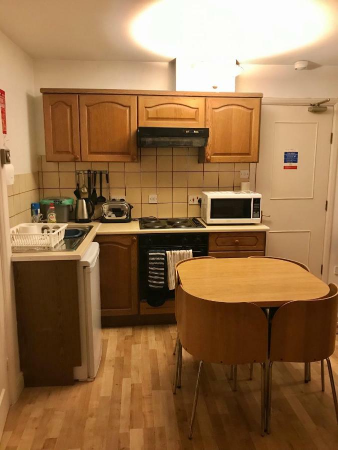 Pound Corner Apartment Годалминг Екстериор снимка